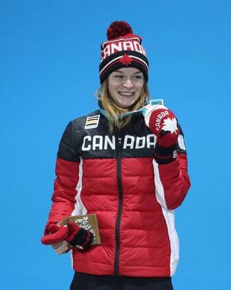 (180223) -- PYEONGCHANG, Feb. 23, 2018 -- Second-placed Canada s Kim Boutin poses for photos during medal ceremony of women s 1000m final of short track Speed skating Eisschnelllauf at the 2018 PyeongChang Winter Olympic Games Olympische Spiele Olympia OS at Medal Plaza, PyeongChang, South Korea, Feb. 23, 2018. ) (SP)OLY-SOUTH KOREA-PYEONGCHANG-SHORT TRACK-WOMEN S 1000M-MEDAL CEREMONY BaixXuefei 