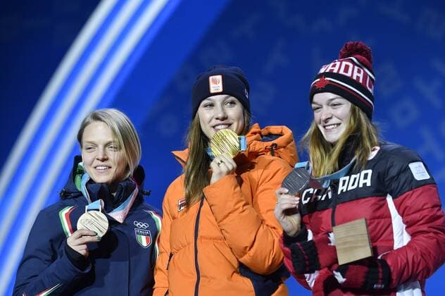 23-02-2018 ALGEMEEN: MEDAL PLAZA: OLYMPISCHE SPELEN: Olympic Games Olympische Spiele Olympia OS PYEONGCHANG 2018 Suzanne Schulting wint Olympisch goud op de 1.000 meter shorttrack Vlnr Arianna Fontana (ITA) , Suzanne Schulting en Kim BOUTIN (CAN) Foto: Sander Chamid xVIxVIxImagesx xSoenarxChamidxsportfotografiexIVx 10161498