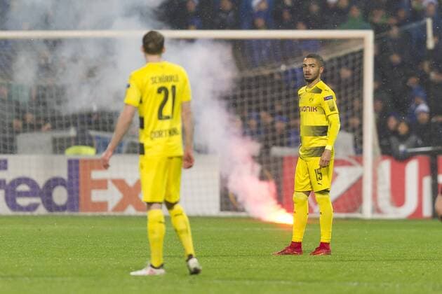 Reggio Emilia Italy 22 02 2018 UEFA Europa League 2017 18 Season Sixteenth Atalanta Bergamo Borussia Dortmund Pyro Bengarlo on the Fled Andre Schuerrle BVB and Jeremy Toljan BVB DeFodi053