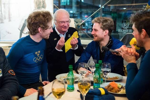 180223 Peppe Femling, Jesper Nelin and Fredrik Lindström of Sweden, Gold, celebrates with H.M Carl XVI Gustaf, King of Sweden, after the Men s Biathlon 4x7,5 km Relay during day fourteen of the 2018 Winter Olympics on February 23, 2018 in Pyeongchang. Photo: Carl Sandin BILDBYRN kod CS 57999_318 *** 180223 Peppe Femling Jesper Nelin and Fredrik Lindström of Sweden Gold celebrates with HM Carl XVI Gustaf King of Sweden after the Mens Biathlon 4x7 5 km Relay during day fourteen of the 2018 Winter Olympics on February 23, 2018 in Pyeongchang Photo Carl Sandin BILDBYR N kod CS 57999 318  Copyright: CARLxSANDIN BB180223CS202