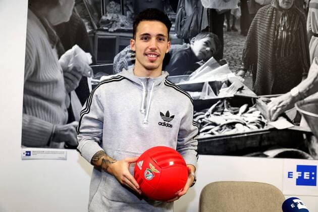 Benfica s defender Alejandro Grimaldo poses for the photographers during an interview to Spanish Newa Agency EFE held in Lisbon, Portugal, 23 February 2018. Alejandro Grimaldo interview !ACHTUNG: NUR REDAKTIONELLE NUTZUNG!  Copyright: xCarlosxGarciax GRAF8141 20180223-636550003543013971