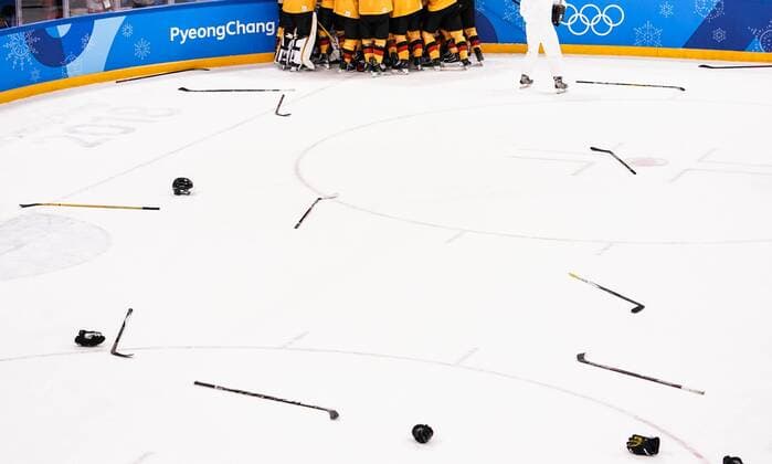 (180223) -- PYEONGCHANG, Feb. 23, 2018 -- Team members of Germany celebrate victory after a men s semi-final game of Ice hockey Eishockey against Canada at the 2018 PyeongChang Winter Olympic Games Olympische Spiele Olympia OS at Gangneung Ice Hockey Centre, Gangnueng, South Korea, Feb. 23, 2018. Germany won 4:3 and advanced to final game. ) (SP)OLY-SOUTH KOREA-PYEONGCHANG-ICE HOCKEY-MEN S SEMI-FINAL-GER VS CAN WuxZhuang 