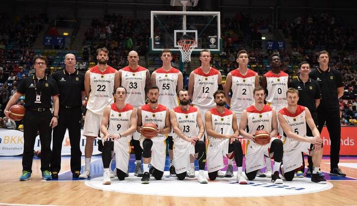 23.02.2018, xblx, Basketball DBB WM Quali, Deutschland - Serbien, emspor, v.l. Team Deutschland, Deutsche Nationalmannschaft, Mannschaftsfoto Frankfurt am Main *** 23 02 2018 xblx Basketball DBB WC Qualifying Germany Serbia emspor v l Team Germany German National Team Team Photo Frankfurt am Main