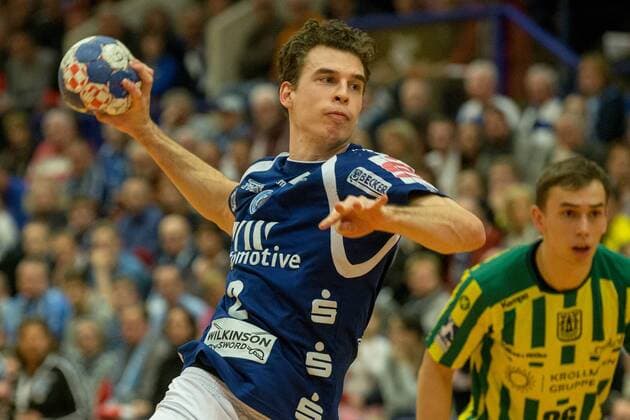 Maximilian Leon Bettin 2 Bergischer HC at the throw Bergischer HC vs VfL Eintracht Hagen handball 2 Bundesliga 23 02 18 Solingen NRW Germany Klingenhalle Copyright: xcdnx