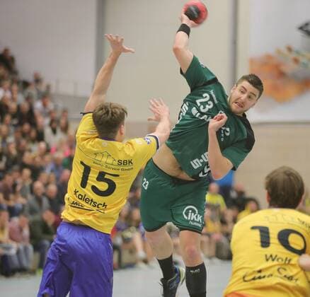 2 HBL HSG Konstanz HG Saarlouis 24 22 Arthur Muller HGS at throw left Paul Kaletsch KON at play HSG Konstanz HG Saarlouis Handball 2 Liga 23 02 2018 Konstamz Copyright: xEIBNER PeterxPisax EP_EER