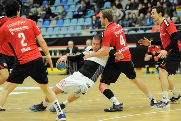 Daniel Zele HC Elbflorenz Dresden 28 against Patrick Rentschler SG BBM Bietigheim 4 Handball Men 2 Bundesliga 23 02 2018 Photo TBaur Eibner Bietigheim Copyright: xEIBNER Tobias_Baurx EP_TBR