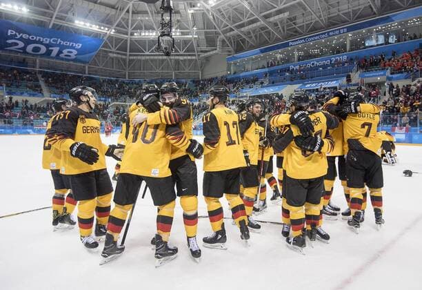 Final cheering team GER on the ice Jubilee Ice Hockey semi-final Canada CAN Germany GER 3 4 Ice Hockey Mens Play offs Semifinals Game 28 on 23 02 2018 2018 Winter Olympics from 09 02 25 02 2018 in PyeongChang South Korea