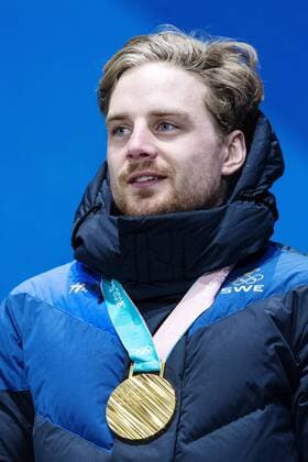 180224 Jesper Nelin of Sweden gold celebrates at the Medal Ceremony for the Mens Biathlon 4x7 5 km relay during day fifteen of the 2018 Winter Olympics on February 24, 2018 in Pyeongchang Photo Carl Sandin BILDBYRAN Code CS 57999 322  Copyright: CARLxSANDIN BB180224CS126