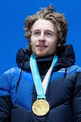 180224 Peppe Femling of Sweden gold celebrates at the Medal Ceremony for the Mens Biathlon 4x7 5 km relay during day fifteen of the 2018 Winter Olympics on February 24, 2018 in Pyeongchang Photo Carl Sandin BILDBYRAN Code CS 57999 322  Copyright: CARLxSANDIN BB180224CS133