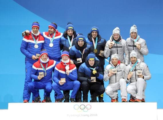 Olympia-Bilder des Tages (180224) -- PYEONGCHANG, Feb. 24, 2018 -- Champion team Sweden (C), second-placed team Norway (L) and third-placed team Germany pose for photos during medal ceremony of men s 4x7.5km relay of biathlon at the 2018 PyeongChang Winter Olympic Games Olympische Spiele Olympia OS at Medal Plaza, PyeongChang, South Korea, Feb. 24, 2018. ) (SP)OLY-SOUTH KOREA-PYEONGCHANG-BIATHLON-MEN S 4X7.5KM RELAY-MEDAL CEREMONY LixGang 