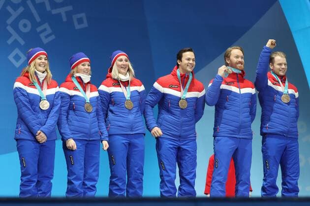 OLYMPICS - 2018 Winter Olympics PYEONGCHANG,SOUTH KOREA,24.FEB.18 - OLYMPICS, ALPINE SKIING - Olympic Winter games Winterspiele Spiele Summer games PyeongChang 2018, Medals Plaza, award ceremony, mixed team competition. Image shows team NOR. GEPAxpictures xMathiasxMandl