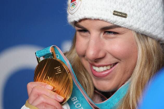 OLYMPICS - 2018 Winter Olympics PYEONGCHANG,SOUTH KOREA,24.FEB.18 - OLYMPICS, SNOWBOARDING - Olympic Winter games Winterspiele Spiele Summer games PyeongChang 2018, Medals Plaza, award ceremony, parallel giant slalom, ladies. Image shows Ester Ledecka (CZE). Keywords: medal. GEPAxpictures xMathiasxMandl