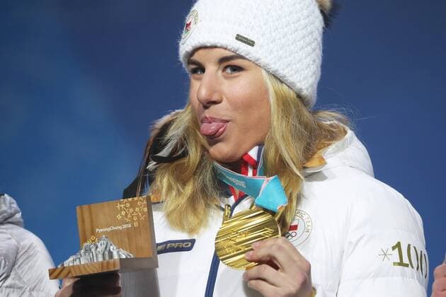 OLYMPICS - 2018 Winter Olympics PYEONGCHANG,SOUTH KOREA,24.FEB.18 - OLYMPICS, SNOWBOARDING - Olympic Winter games Winterspiele Spiele Summer games PyeongChang 2018, Medals Plaza, award ceremony, parallel giant slalom, ladies. Image shows Ester Ledecka (CZE). Keywords: medal. GEPAxpictures xMathiasxMandl