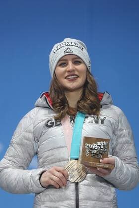 OLYMPICS - 2018 Winter Olympics PYEONGCHANG,SOUTH KOREA,24.FEB.18 - OLYMPICS, SNOWBOARDING - Olympic Winter games Winterspiele Spiele Summer games PyeongChang 2018, Medals Plaza, award ceremony, parallel giant slalom, ladies. Image shows Ramona Hofmeister (GER). Keywords: medal. GEPAxpictures xMathiasxMandl