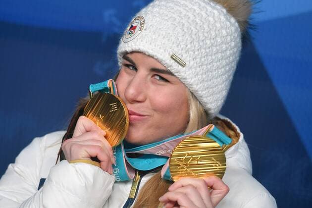 Ester LEDECKA CZE with her two gold medals Medalist Olympic Gold Medalist in Downhill and Snowboard Parallel Giant Slalom Snowboard Ladies Parallel Giant Slalom Paralle Giant Slalom Womens Victory Ceremony PyeongChang Olympic Medals Plaza on 24 02 2018 2018 Olympic Winter Games 09 02 25 02 2018 in PyeongChang South Korea