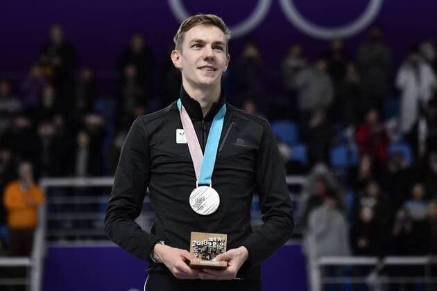 Belgian speed skater Bart Swings celebrates on the podium with his silver medal during the medal ceremony after the men s mass start Speed skating Eisschnelllauf event at the XXIII Olympic Winter games Winterspiele Spiele Summer games Saturday 24 February 2018, in Pyeongchang, South Korea. The Winter Olympics are taking place from 9 February to 25 February in Pyeongchang County, South Korea. DIRKxWAEM  x05301936x