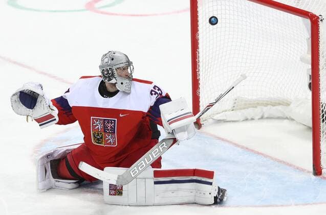 GANGNEUNG, SOUTH KOREA - FEBRUARY 24, 2018: The Czech Republic s goalie Pavel Francouz concedes a goal in the men s bronze medal Ice hockey Eishockey game between the Czech Republic and Canada at Gangneug Hockey Centre at the 2018 Winter Olympic Games Olympische Spiele Olympia OS Valery Sharifulin TASS  TS07597B