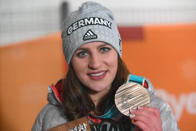 Ramona HOFMEISTER GER 3rd place with medal bronze medal Snowboard Parallel Giant Slalom Snowboard Ladies Parallel Giant Slalom Parallel Giant Slalom Womens Victory Ceremony Presentation ceremony PyeongChang Olympic Medals Plaza on 24 02 2018 2018 Winter Olympics from 09 02 25 02 2018 in PyeongChang South Korea
