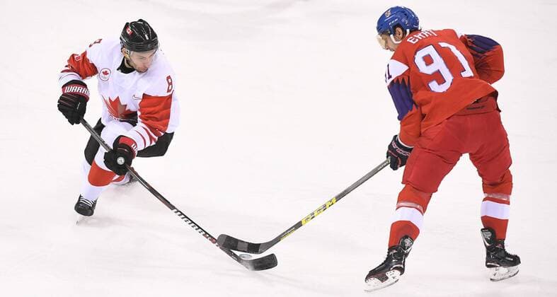(180224) -- PYEONGCHANG, Feb. 24, 2018 -- Martin Erat (R) of the Czech Republic vies with Wojtek Wolski of Canada during the men s bronze medal game of Ice hockey Eishockey at the 2018 PyeongChang Winter Olympic Games Olympische Spiele Olympia OS at Gangneung Hockey Centre, Gangnueng, South Korea, Feb. 24, 2018. Canada won 6-4 and claimed the bronze medal. ) (SP)OLY-SOUTH KOREA-PYEONGCHANG-ICE HOCKEY-MEN S BRONZE MEDAL GAME WangxHaofei 