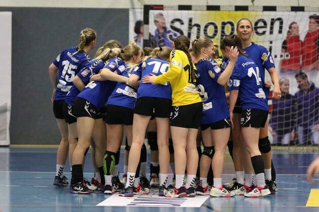 Victory cheers at HSG Blomberg Lippe HSG Blomberg Lippe vs Neckarsulmer Sport Union Handball 1 Women Bundesliga 24 02 2018 Blomberg Copyright: xEIBNER JanxStrohdiekx EP_JSK