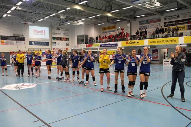Victory cheers at HSG Blomberg Lippe HSG Blomberg Lippe vs Neckarsulmer Sport Union Handball 1 Women Bundesliga 24 02 2018 Blomberg Copyright: xEIBNER JanxStrohdiekx EP_JSK