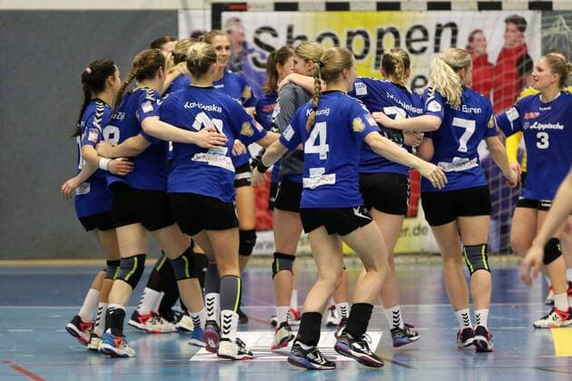 Victory cheers at HSG Blomberg Lippe HSG Blomberg Lippe vs Neckarsulmer Sport Union Handball 1 Women Bundesliga 24 02 2018 Blomberg Copyright: xEIBNER JanxStrohdiekx EP_JSK