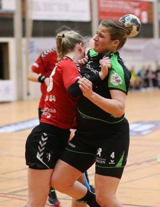 TV Nelingen TSV Bayer 04 Leverkusen 24 02 2018 Germany Hanball Bundesliga Women Season 2017 2018 TV Nellingen TSV Bayer 04 Leverkusen No. 4 Louisa Wolf TV Nellingen Photo Herbert Rudel