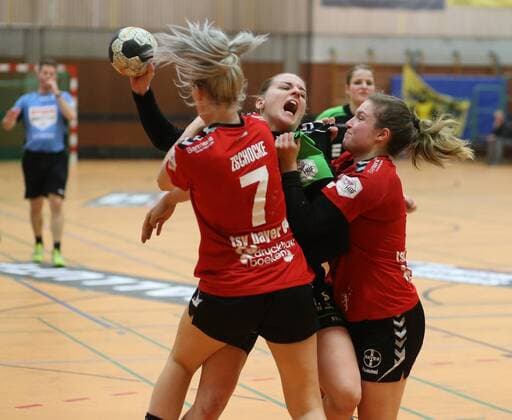 TV Nelingen TSV Bayer 04 Leverkusen 24 02 2018 Germany Hanball Bundesliga Women Season 2017 2018 TV Nellingen TSV Bayer 04 Leverkusen v left Mia Zschocke Leverkusen Annika Blanke Nellingen Anna Seidel Leverkusen Photo Herbert Rudel