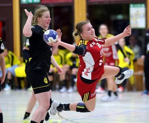 lsp Handball Women First Bundesliga HSG Bensheim vs Borussia Dortmund Season 2017 2018 24 02 2018 Bensheim v Harma van Kreij Dortmund Merel Freriks Bensheim Action duel ba