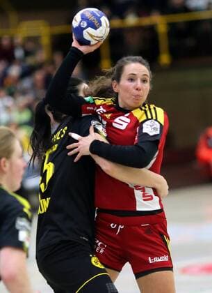 lsp Handball Women First Bundesliga HSG Bensheim vs Borussia Dortmund Season 2017 2018 24 02 2018 Bensheim v Mira Emberovics Dortmund Sanne Hoekstra Bensheim Action duel ba