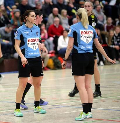lsp Handball Women First Bundesliga HSG Bensheim vs. Borussia Dortmund Season 2017 2018 24 02 2018 Bensheim v l Referees Sonja Lenhardt and Katharina Heinz Action Single image ba