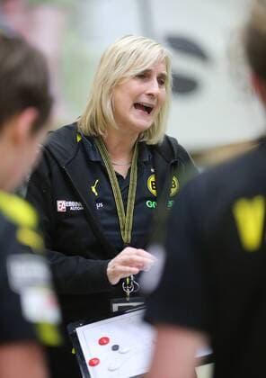 lsp Handball Women First Bundesliga HSG Bensheim vs Borussia Dortmund Season 2017 2018 24 02 2018 Bensheim v l Ildiko Barna Coach Dortmund Action Single image ba