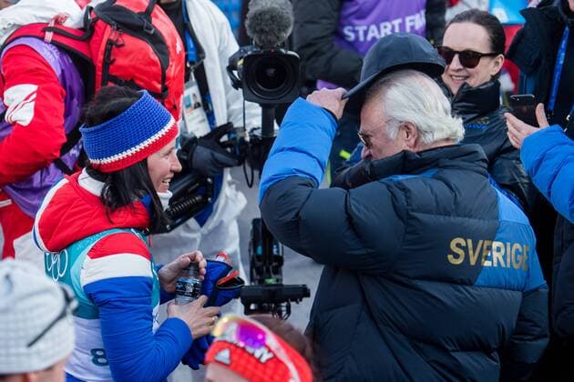 180225 Marit Bj¿rgen of Norway, Gold, and H.M. Carl XVI Gustaf, King of Sweden, after the Women s Cross Country 30km Mass Start Classic during day sixteen of the 2018 Winter Olympics on February 21, 2018 in Pyeongchang. Photo: Jon Olav Nesvold BILDBYRN kod JE 160201 *** 180225 Marit Bjørgen of Norway Gold and H M Carl XVI Gustaf King of Sweden after the Womens Cross Country 30km Mass Start Classic during day sixteen of the 2018 Winter Olympics on February 21, 2018 in Pyeongchang Photo Jon Olav Nesvold BILDBYR N Code JE 160201  Copyright: JONxOLAVxNESVOLD BB180225JE136