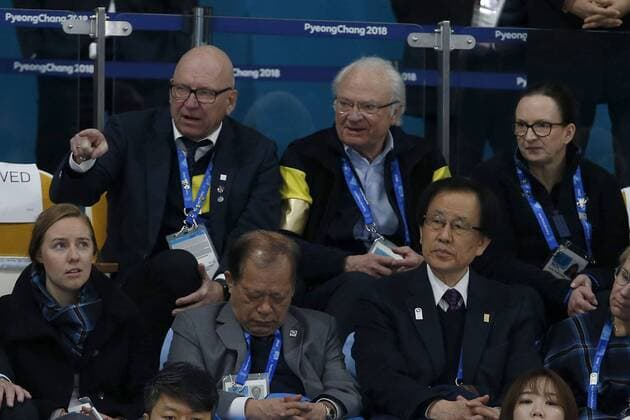 February 25, 2018 - Pyeongchang, KOREA - Carl XVI Gustaf Bernadotte, the King of Sweden, was on hand to watch the Sweden women take on Korea for the women s curling gold medal game during the Pyeongchang 2018 Olympic Winter games Winterspiele Spiele Summer games at Gangneung Curling Centre. Olympics Pyeongchang 2018: Curling-Women Team Final - ZUMAm117 20180225_zaf_m117_033 Copyright: xDavidxG.xMcintyrex