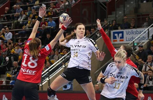 25 02 2018 Germany Ludwigsburg Handball Champions League SG BBM Bietigheim vs Thuringia HC v l IvetaLuzumova THC Karolina Kudlacz Gloc BBM Luisa Schulze BBM Josefine Huber THC