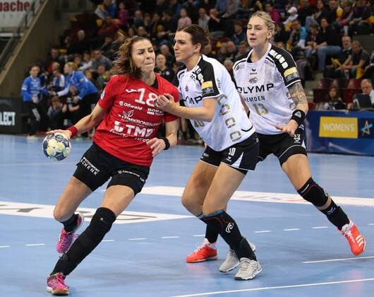 25 02 2018 Germany Ludwigsburg Handball Champions League SG BBM Bietigheim vs Thuringia HC v l Iveta Luzumova THC Cecilie Woller BBM Luisa Schulze BBM
