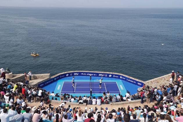 Bilder des Tages - SPORT Tennis, Alexander Zverev bei Promotiontermin für ATP-Turnier in Acapulco February 26, 2018 - EUM20180226DEP03.JPG.ACAPULCO, Gro., Tennis Abierto Mexicano.- La manana de este lunes 26 de febrero de 2018, se celebra un juego de exhibicion entre los jugadores Sasha Zverev y Dominic Thiem, en el marco del inicio de actividades del Abierto Mexicano de tenis de Acapulco, Guerrero. Foto: Agencia EL UNIVERSAL Luis Cortes RDB. Latin News: February 26, 2018  - ZUMAu78_ 20180226_zaf_u78_009 Copyright: xLuisxCortesx