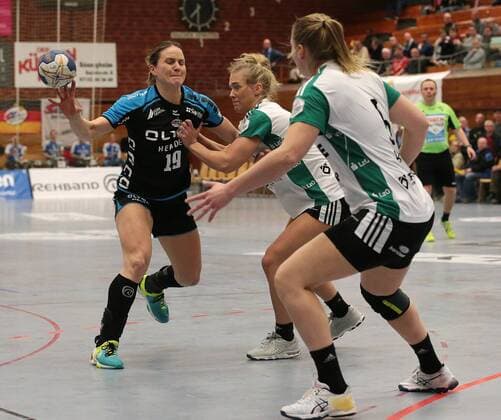 28 02 2018 Germany Bietigheim Handball Bundesliga Women 16 Gameday League Season 2017 2018 SG BBM Bietigheim vs VfL Oldenburg v l Anna Loerper BBM Malene Staal VfL Kim Birke VfL