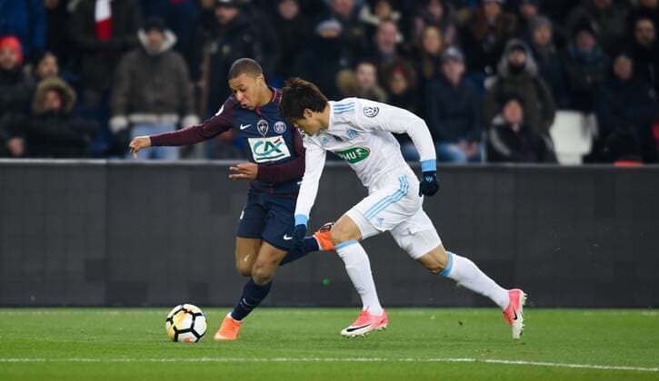 Kylian Mbappe ( PSG ) - Hiroki Sakai ( Olympique Marseille ) FOOTBALL : Paris Saint Germain vs Olympique de Marseille - Coupe de France - Paris - 28 02 2018 FedericoPestellini Panoramic 