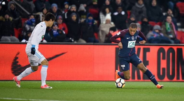 Kylian Mbappe ( PSG ) - Hiroki Sakai ( Olympique Marseille ) FOOTBALL : Paris Saint Germain vs Olympique de Marseille - Coupe de France - Paris - 28 02 2018 FedericoPestellini Panoramic 