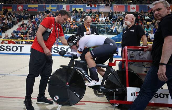 UCI 2018 Track Cycling World Championships 2018 Apeldoorn NED 03 03 2018 xxlx womans individual pursuit qualification 3000m Lisa BRENNAUER GER Germany Germany 3rd place 3rd place in qualifying at the start left national coach women track endurance Andre KORFF 2018 Track Cycling World Championships