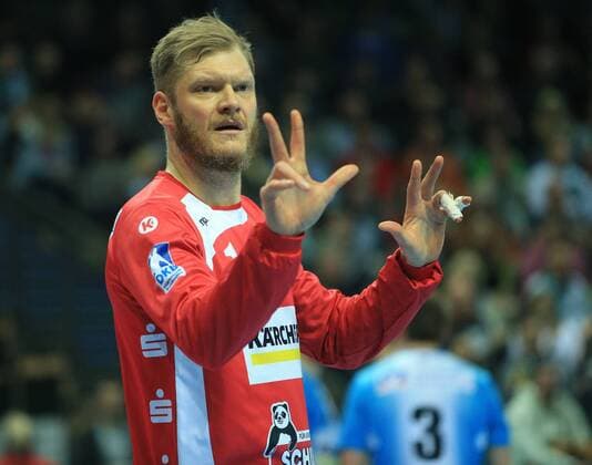 04 03 xfgx Handball DHB Cup 1 4 Final HSG Wetzlar TVB Stuttgart emspor v l No 1 Johannes Bitter TVB Stuttgart Wetzlar