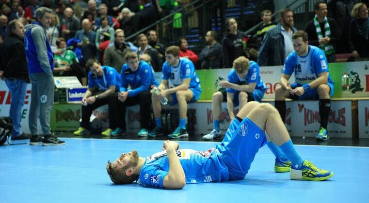 04 03 xfgx Handball DHB Cup 1 4 Final HSG Wetzlar TVB Stuttgart emspor v l Disappointment at No. 17 Samuel Röthlisberger TVB Stuttgart Wetzlar