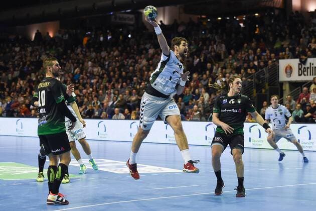 Handball Mens EHF Cup Season 2017 18 Group B Foxes Berlin Helvetia Anaitasuna Filipe Mota No 10 Helvetia Anaitasuna Jakov Gojun No 10 Foxes Berlin Oswaldo Dos Santos No 26 Helvetia Anaitasuna 04 03 18 Copyright: xMichaelxHundtx xMatthiasxKochx