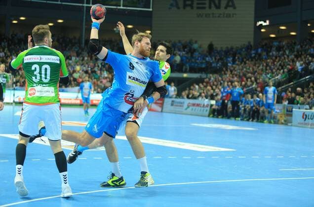 04 03 xfgx Handball DHB Cup 1 4 Final HSG Wetzlar TVB Stuttgart emspor vl No 30 Kasper Kvist HSG Wetzlar No 9 Manuel Späth TVB Stuttgart No 77 Stefan Cavor HSG Wetzlar Wetzlar