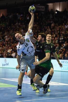 Handball Men EHF Cup Season 2017 18 Group B Füchse Berlin Helvetia Anaitasuna Hans Lindberg No 18 Foxes Berlin Cristian Martinez No 5 Helvetia Anaitasuna 04 03 18 Copyright: xMichaelxHundtx xMatthiasxKochx