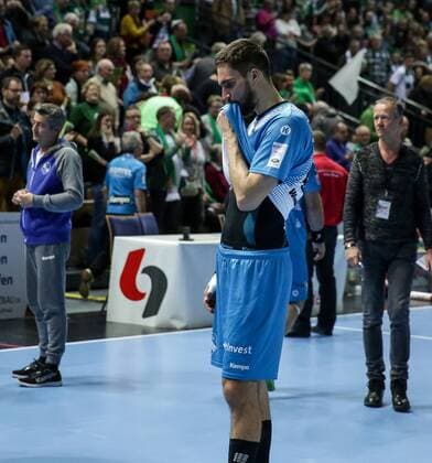 Germany Wetzlar Rittal Arena 04 03 2017 Handball DHB Cup Quarterfinals HSG Wetzlar TVB 1898 Stuttgart Bild Dominik Weiß TBV 1898 Stuttgart 6 is disappointed after the game on the field Copyright: HMBxMedia ThomasxJäger
