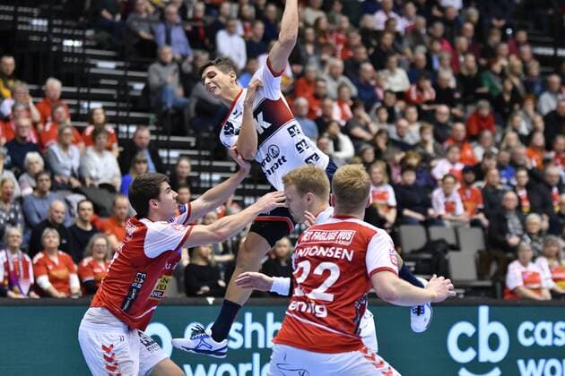 Aalborg Handbold SG Flensburg Handewitt EHF Champions League Aalborg 04 03 18 Aalborg 04 03 18 Sport Handball VELUX EHF Champions League Season 2017 2018 Group stage Aalborg Handbold SG Flensburg Handewitt Marius Steinhauser SG Flensburg Handewitt 19 Tobias Ellebaek Aalborg Handbold 17 Anders Zachariassen SG Flensburg Handewitt 22 Rene Antonsen Aalborg Handbold 22 xmmkx