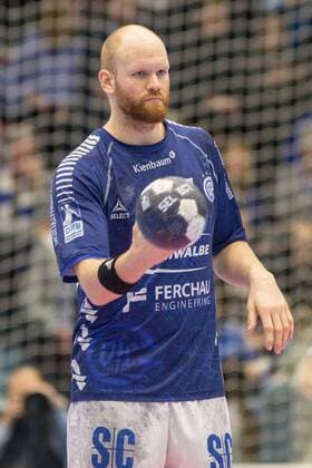 Alexander Becker 45 VfL Gummersbach on the ball VfL Gummersbach vs HC Erlangen Handball Bundesliga 04 03 18 Gummersbach NRW Germany Schwalbe Arena Copyright: xcdnx