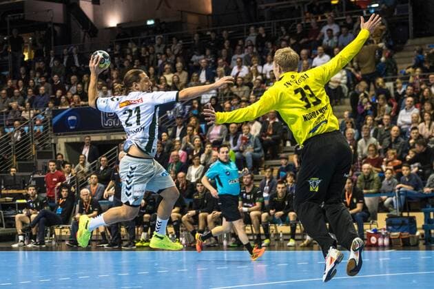 04 03 18 Füchse Berlin Helvetia Anaitasuna EHF Cup Handball Group Stage Men Season 2017 18 Picture Speed u200b u200bCounterattack by RA Mattias Zachrisson Füchse Berlin No 21 l against TH Henrik Nordlander Nr 33 Anaitasuna xsmmpJPGx